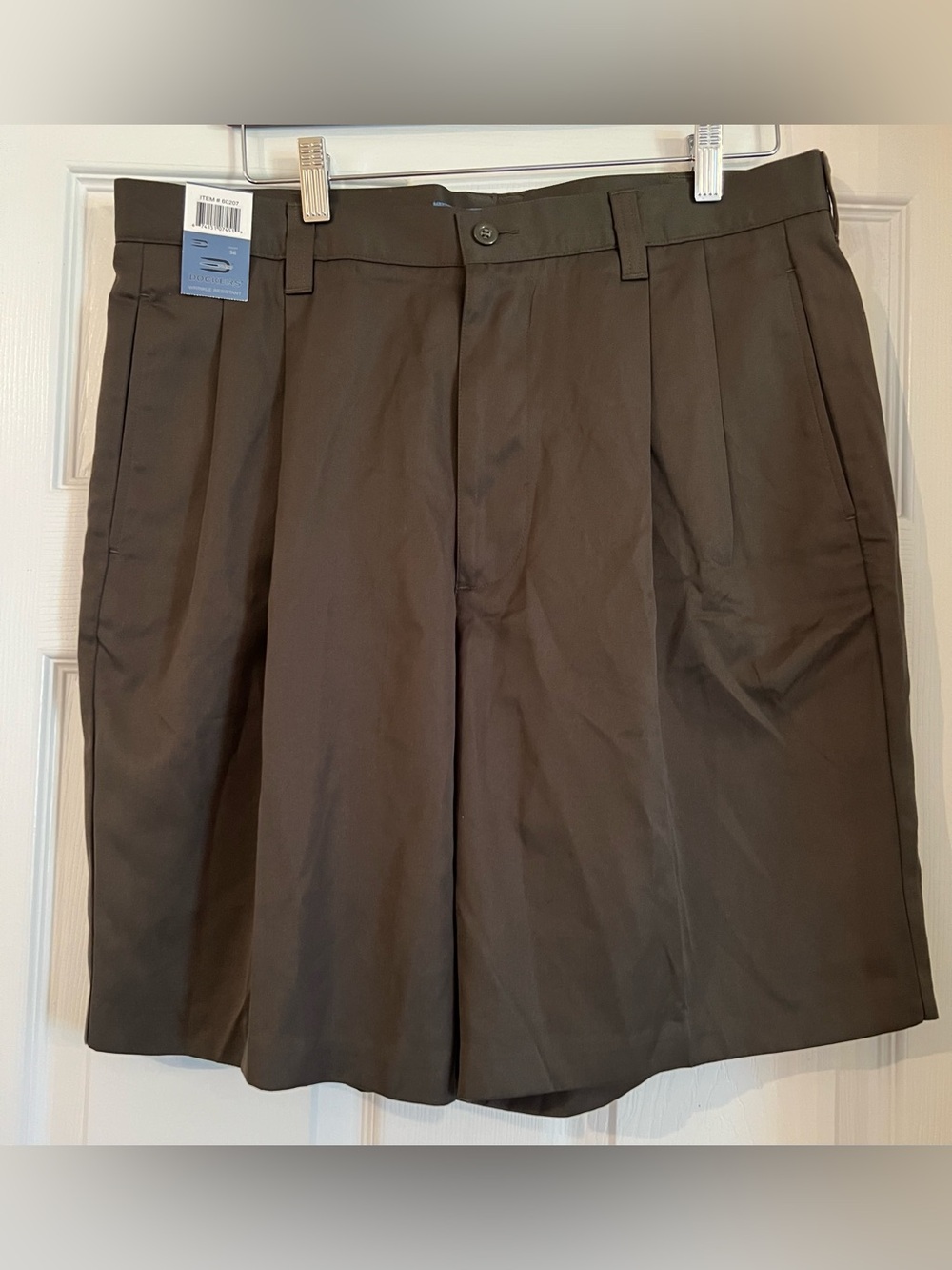 Dockers Tour Pro Men’s Brown Golf Shorts 36 Pleated Microfiber Relaxed 60207 NWT